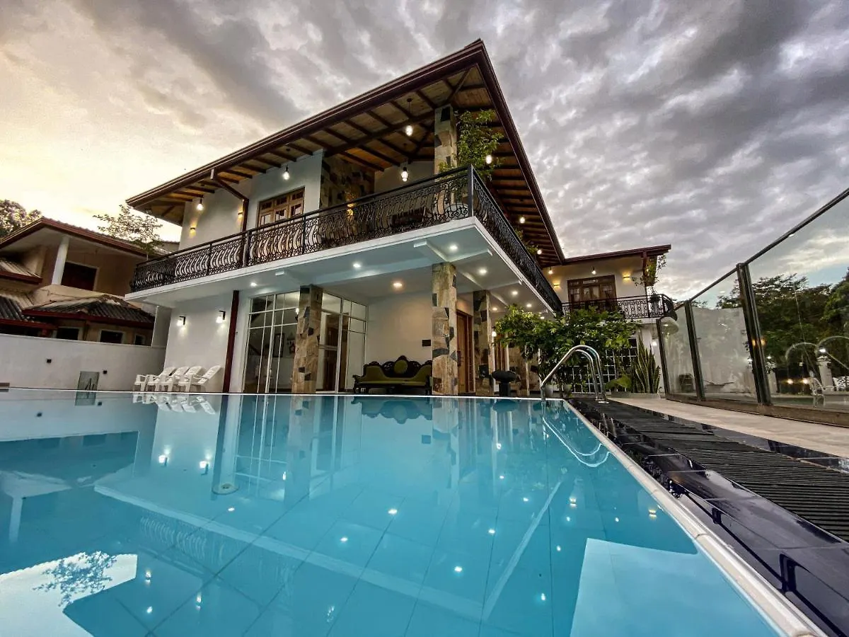 Danisco Leisure Bunglow Kandy Hotel