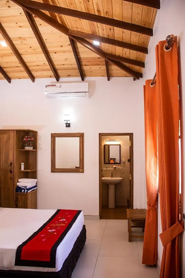Hotel Danisco Leisure Bunglow Kandy